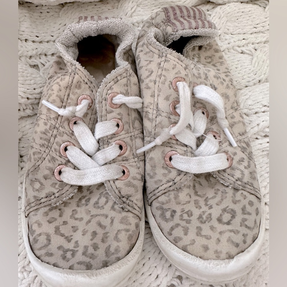 Girl ROXY cheetah shoes size 1
